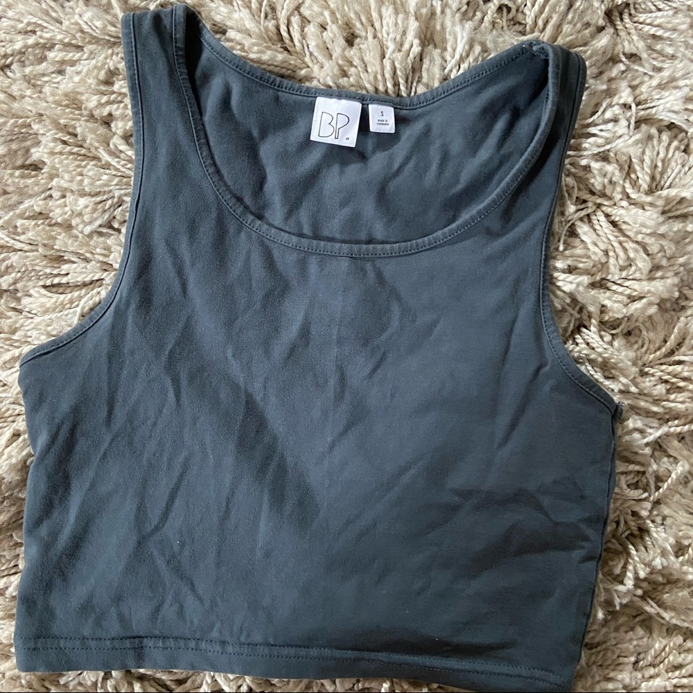 Cropped tank